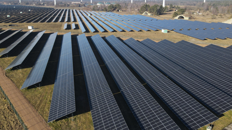 Utility solar farm powers Zerbst energy park